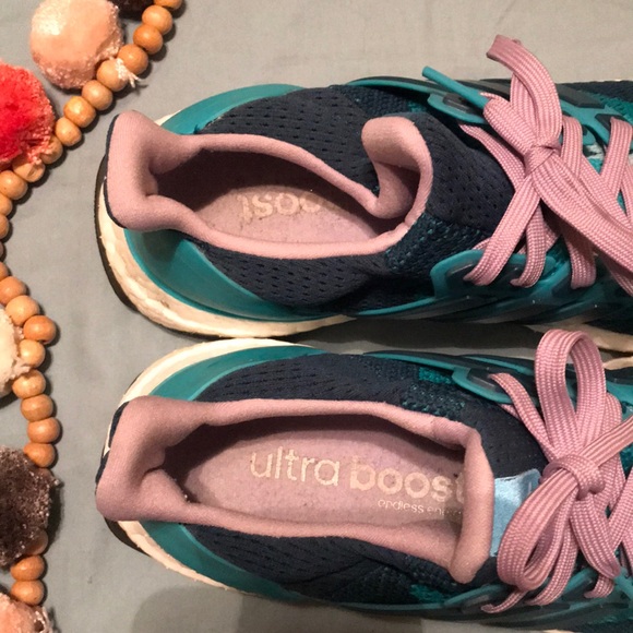 Adidas Ultraboost - Picture 3 of 8